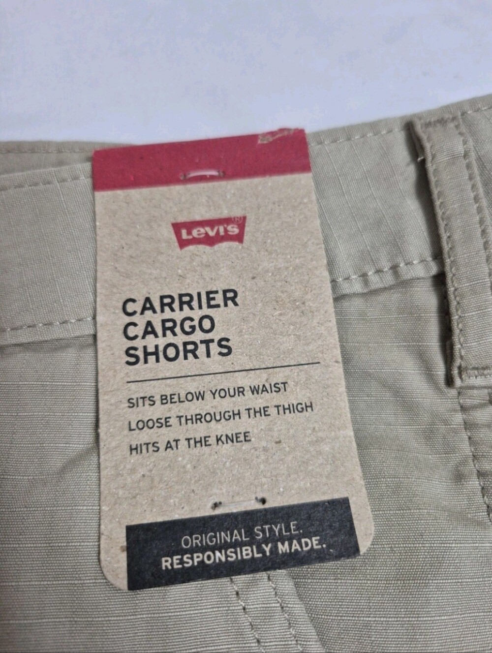 Levi’s Mens Shorts Size 50 Carrier Cargo Shorts Khaki Knee Length Cotton NWT 40 - Picture 8 of 15